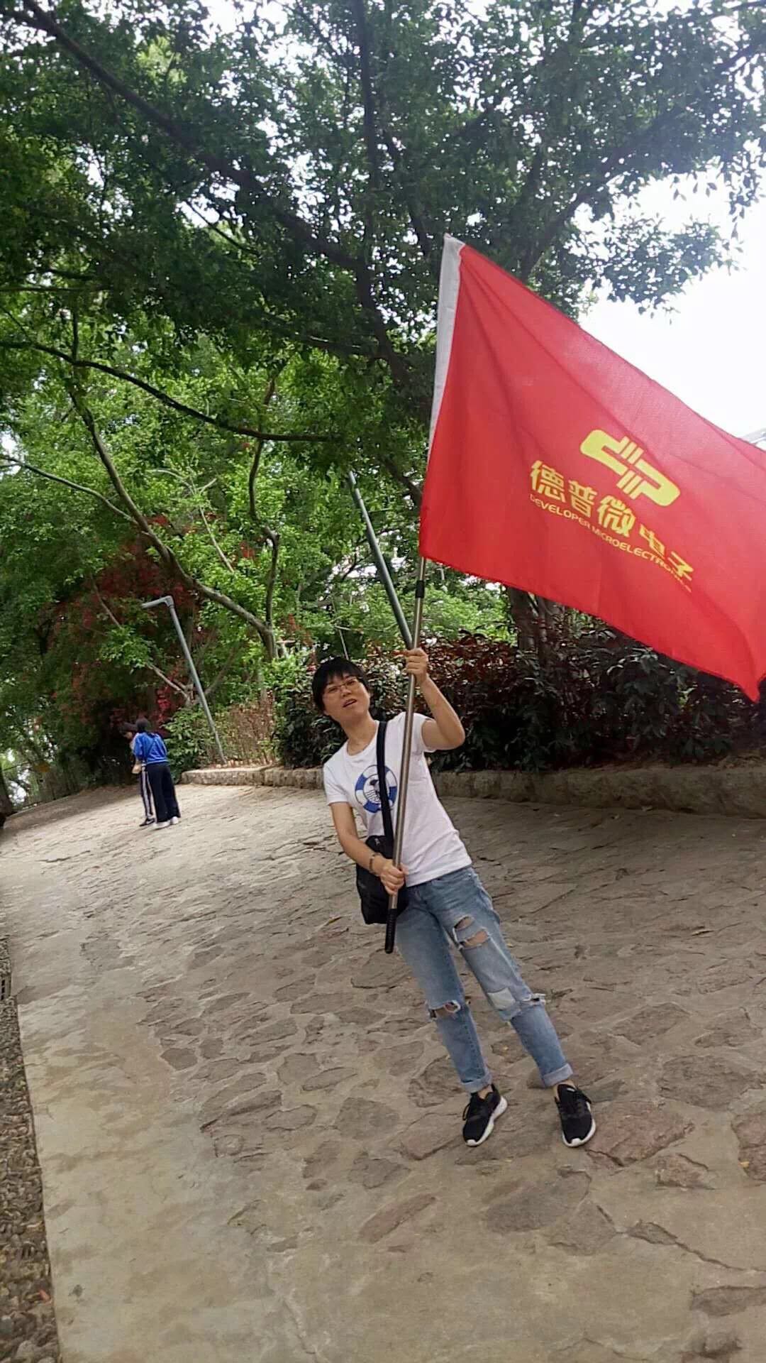 踏上推广征程：利用定制化推广资源，让您的营销活动脱颖而出 (踏上推广征程的句子)