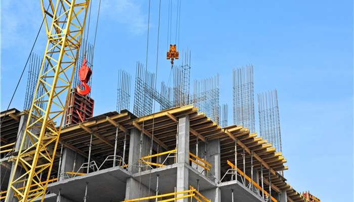 建筑行业的风向标：在建筑工程网上掌握行业趋势 (建筑行业的风险)